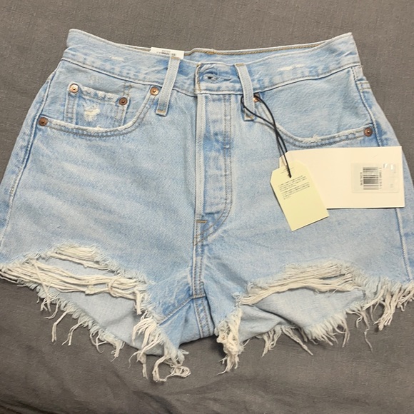 NWT Levi’s 501 shorts - Picture 1 of 3